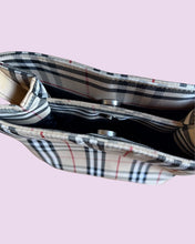 Load image into Gallery viewer, small bag *fake burbs*a
