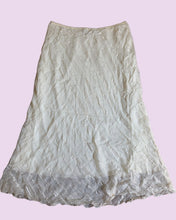 Load image into Gallery viewer, cream textured skirt *SIZE 8/10*
