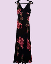 Load image into Gallery viewer, black beaded floral *size 12*
