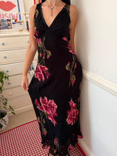 Load image into Gallery viewer, black beaded floral *size 12*
