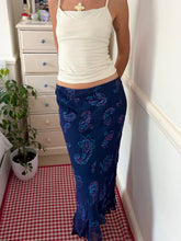 Load image into Gallery viewer, purple paisley glitter skirt *size M*
