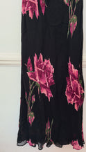 Load and play video in Gallery viewer, black beaded floral *size 12*
