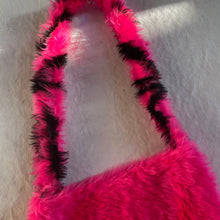 Load image into Gallery viewer, Fluffy pink shoulder bag
